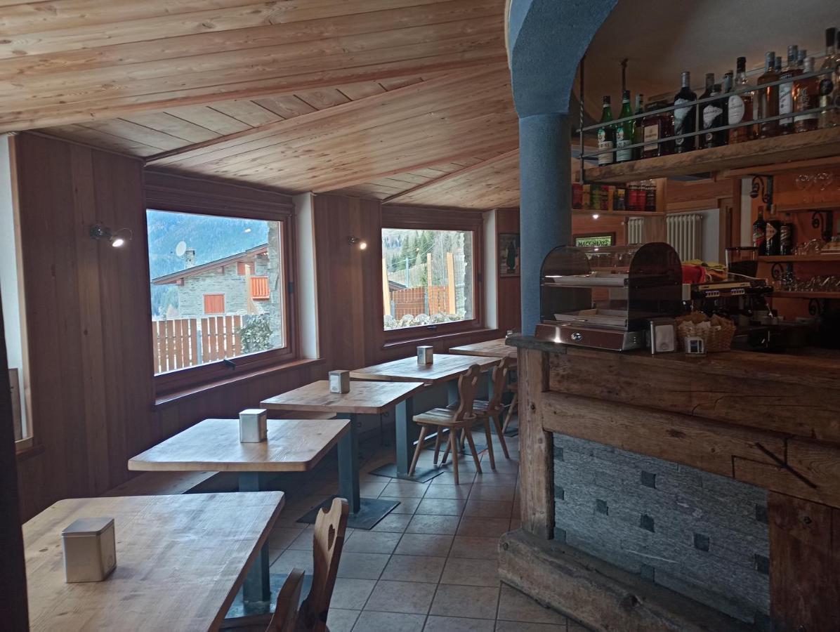 Sasso Nero Hotel Chiesa in Valmalenco Kültér fotó