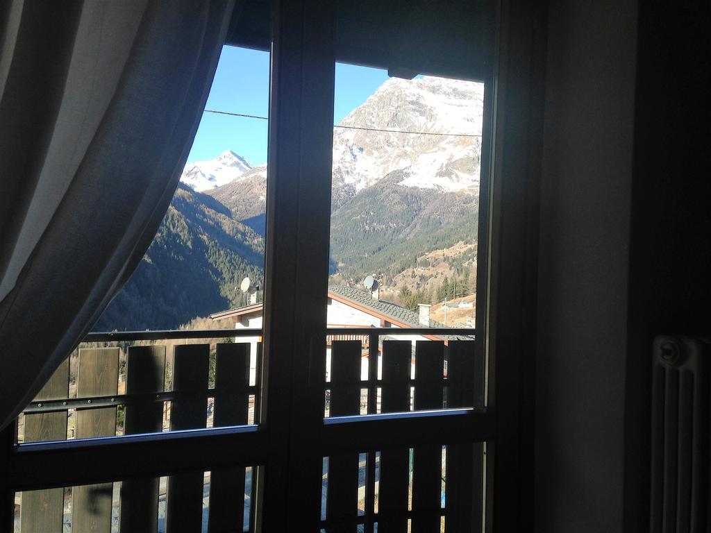 Sasso Nero Hotel Chiesa in Valmalenco Kültér fotó