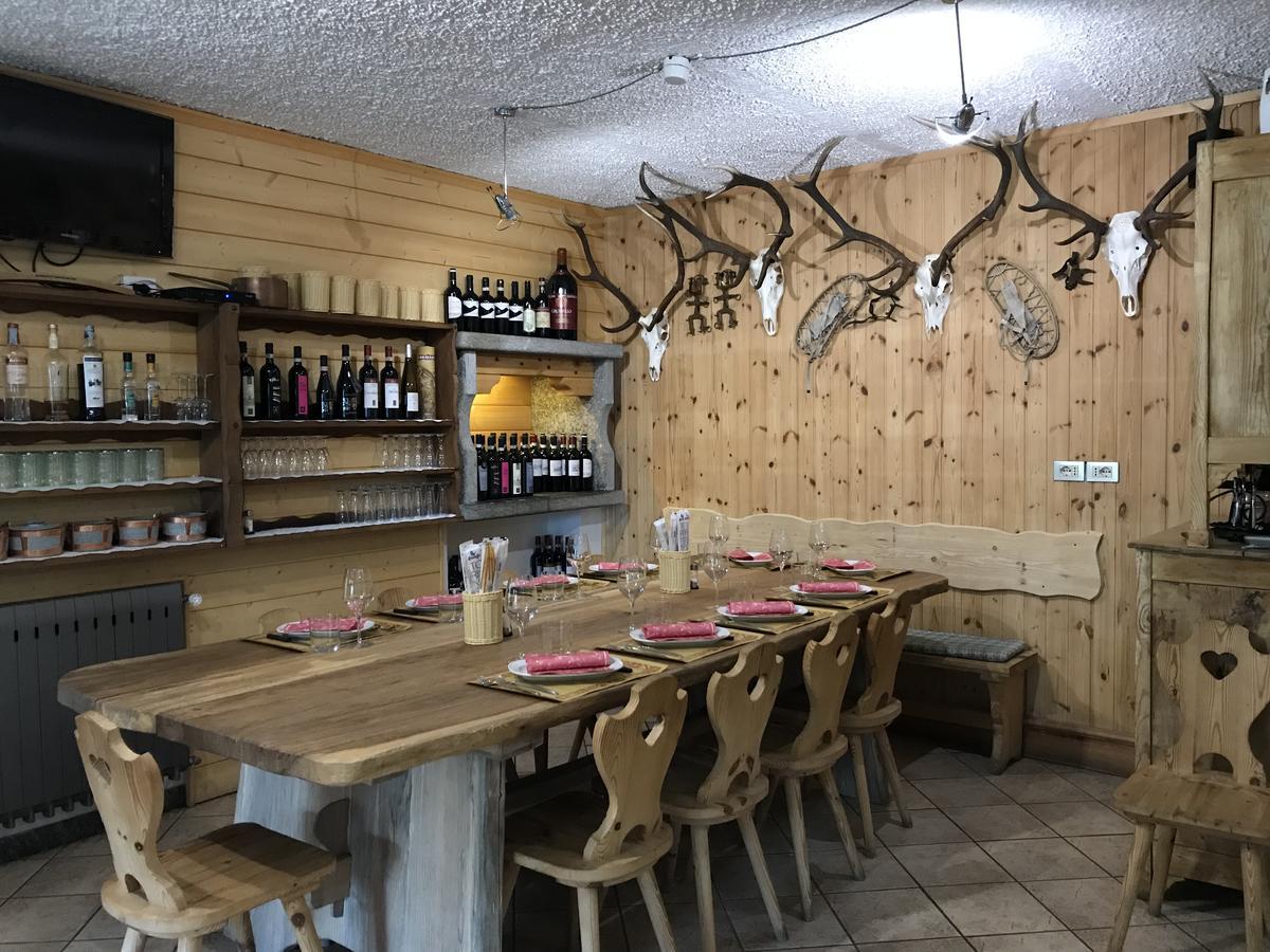 Sasso Nero Hotel Chiesa in Valmalenco Kültér fotó