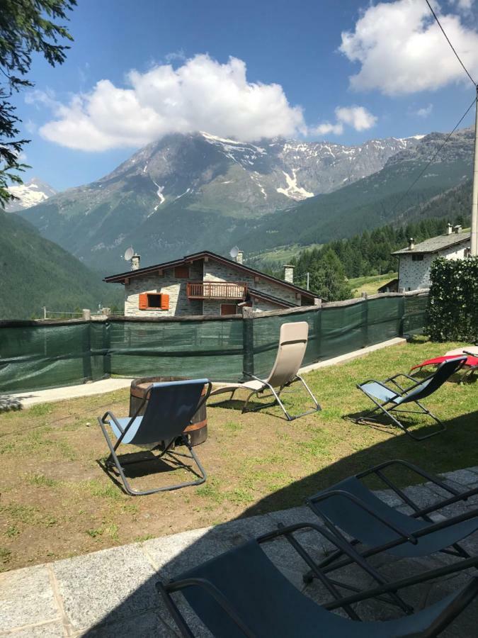 Sasso Nero Hotel Chiesa in Valmalenco Kültér fotó
