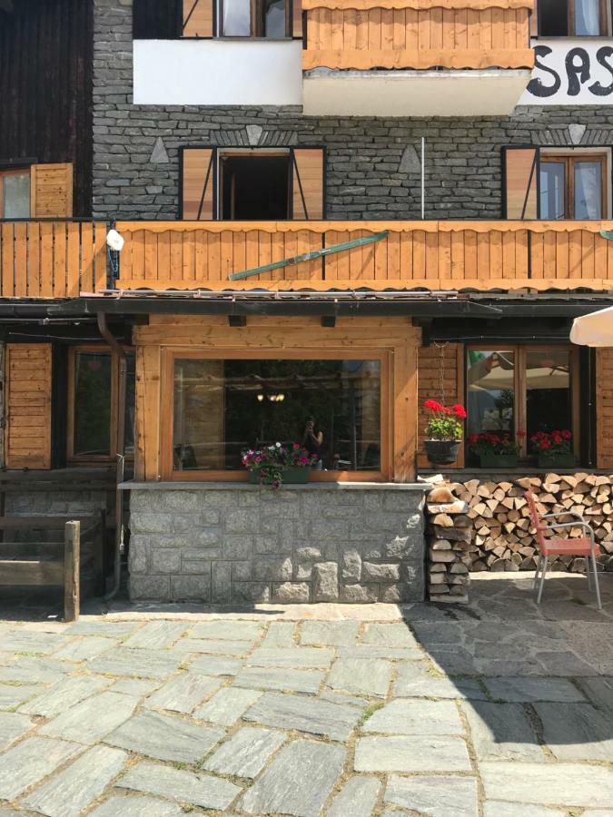 Sasso Nero Hotel Chiesa in Valmalenco Kültér fotó